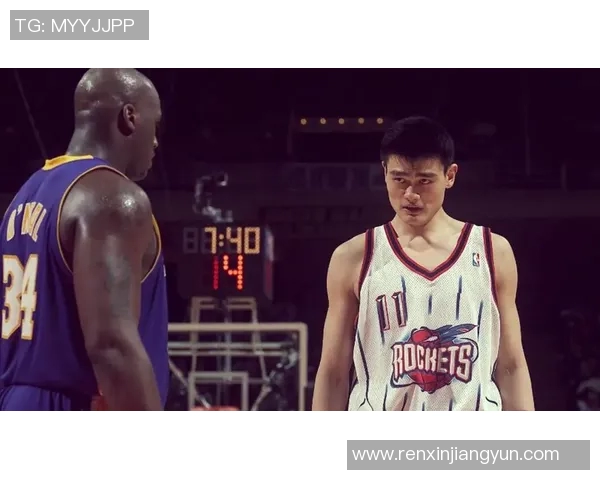 姚明初期在NBA的奋斗与成就展现中国篮球的崛起与希望