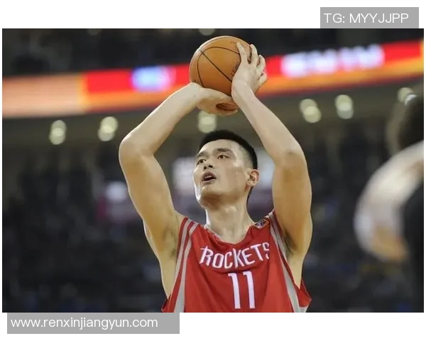 姚明挑战极限展现力量与技巧的扣篮训练全过程揭秘 姚明挑战极限展现力量与技巧的扣篮训练全过程揭秘